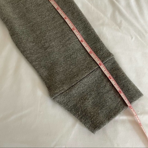 Cupcakes and Cashmere Heather Gray Off Shoulder Top Size Small - Picture 11 of 11